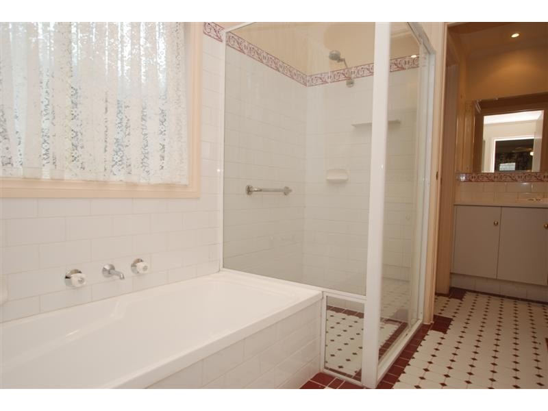 10 Dorrien Avenue, Woodcroft SA 5162