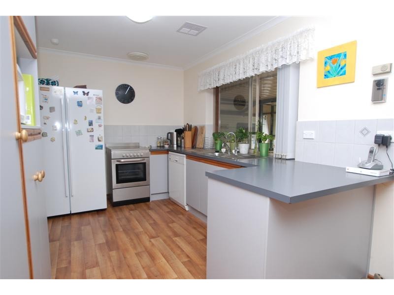 18 Hispano Drive, Woodcroft SA 5162