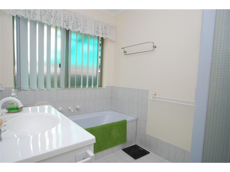 18 Hispano Drive, Woodcroft SA 5162