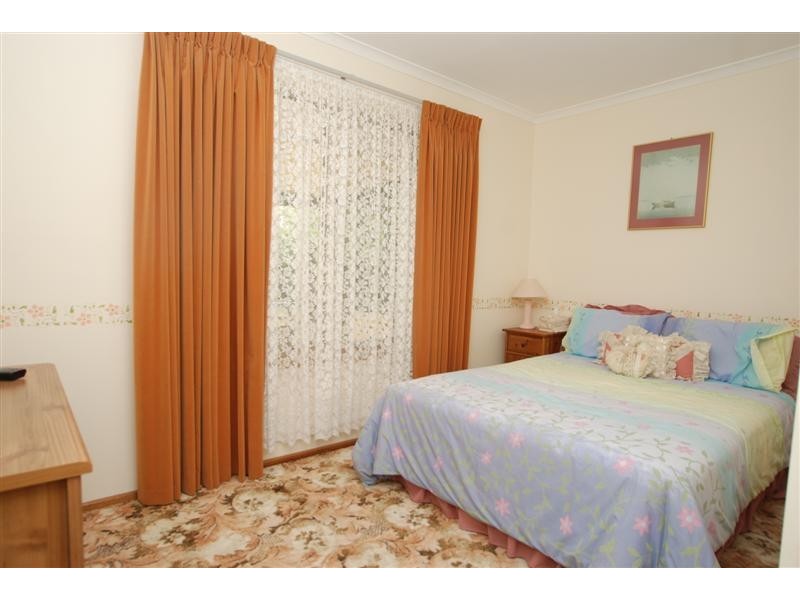 18 Hispano Drive, Woodcroft SA 5162