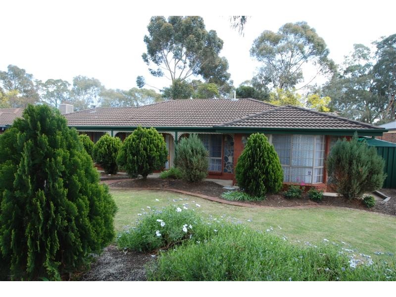 18 Hispano Drive, Woodcroft SA 5162