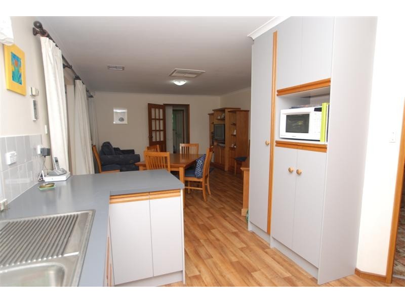 18 Hispano Drive, Woodcroft SA 5162