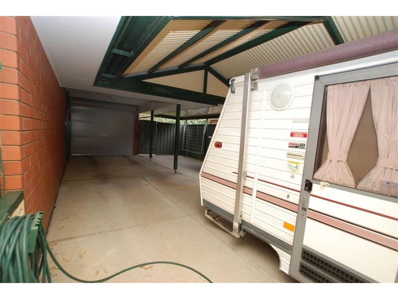 18 Hispano Drive, Woodcroft SA 5162