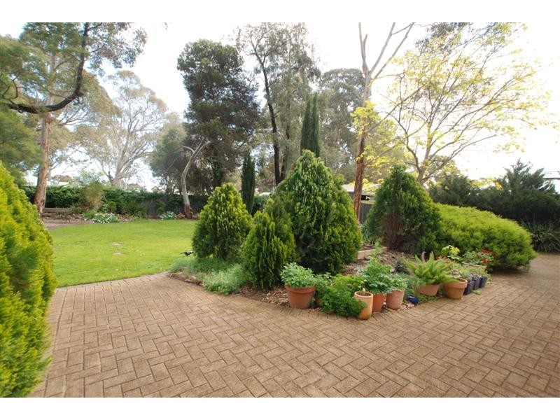 18 Hispano Drive, Woodcroft SA 5162