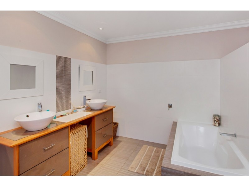 15 Evergreen Parade, Flagstaff Hill SA 5159