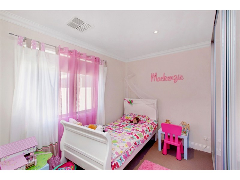 15 Evergreen Parade, Flagstaff Hill SA 5159