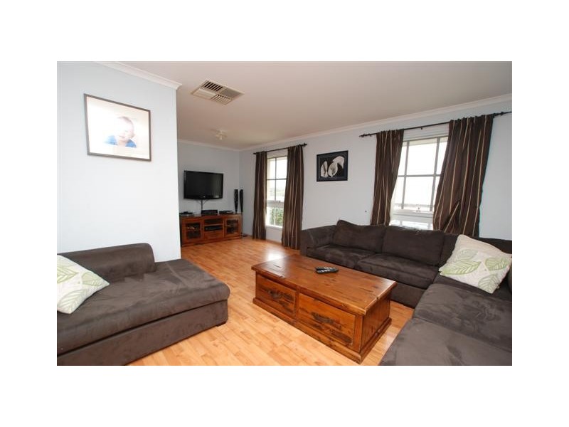 7 Oakleigh Court, Woodcroft SA 5162