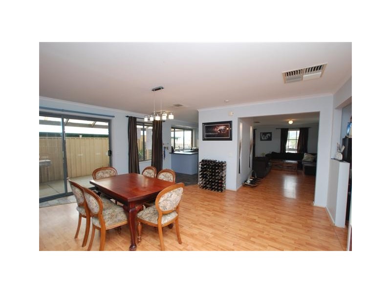 7 Oakleigh Court, Woodcroft SA 5162