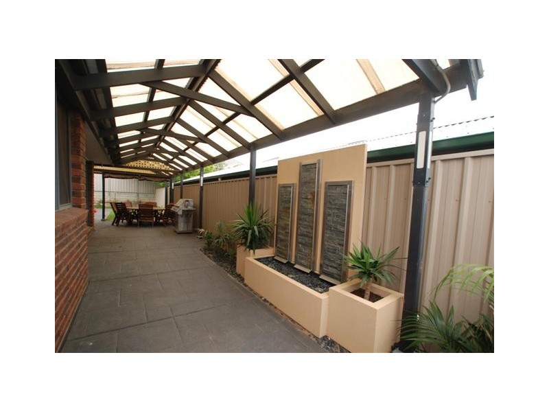 7 Oakleigh Court, Woodcroft SA 5162