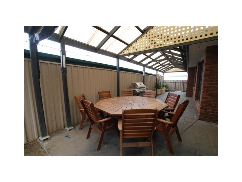7 Oakleigh Court, Woodcroft SA 5162