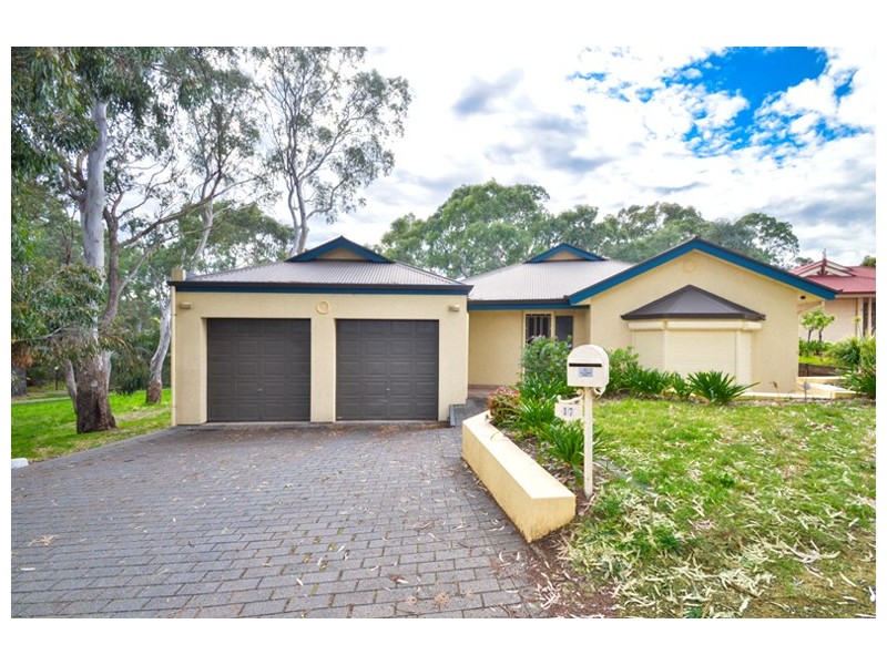 17 Margaret Cutten Grove, Aberfoyle Park SA 5159