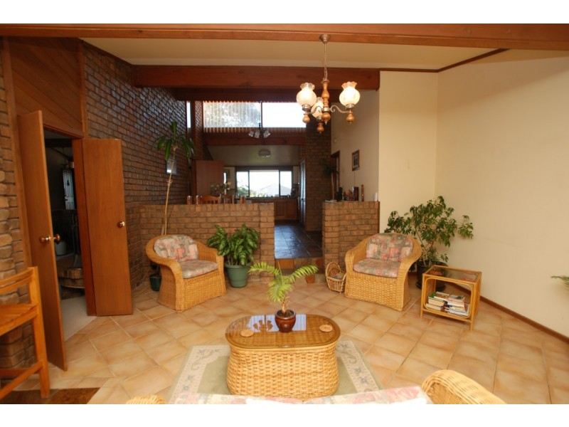 17 Yartoo street, Hallett Cove SA 5158