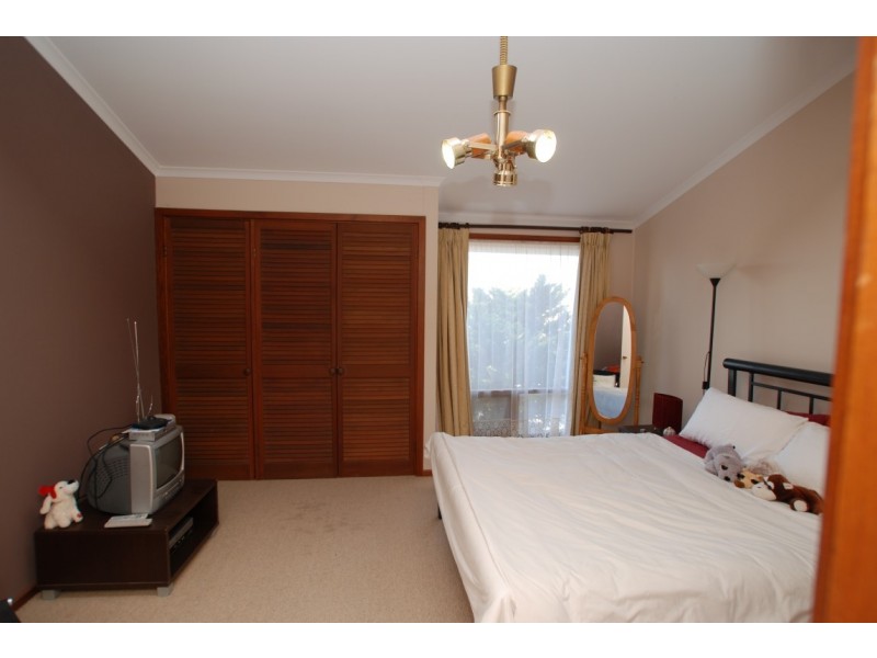 17 Yartoo street, Hallett Cove SA 5158