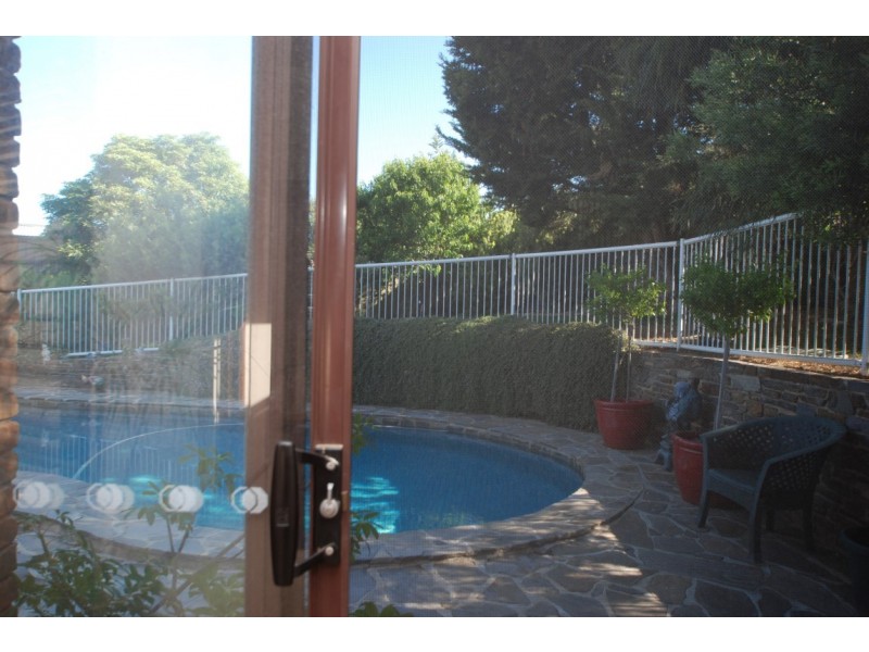 17 Yartoo street, Hallett Cove SA 5158