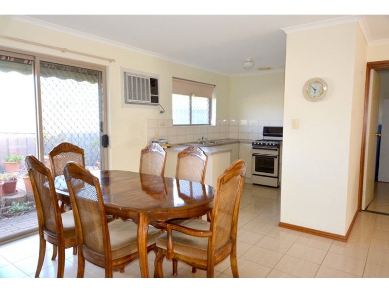 2/7 Rothschild Street, Woodcroft SA 5162