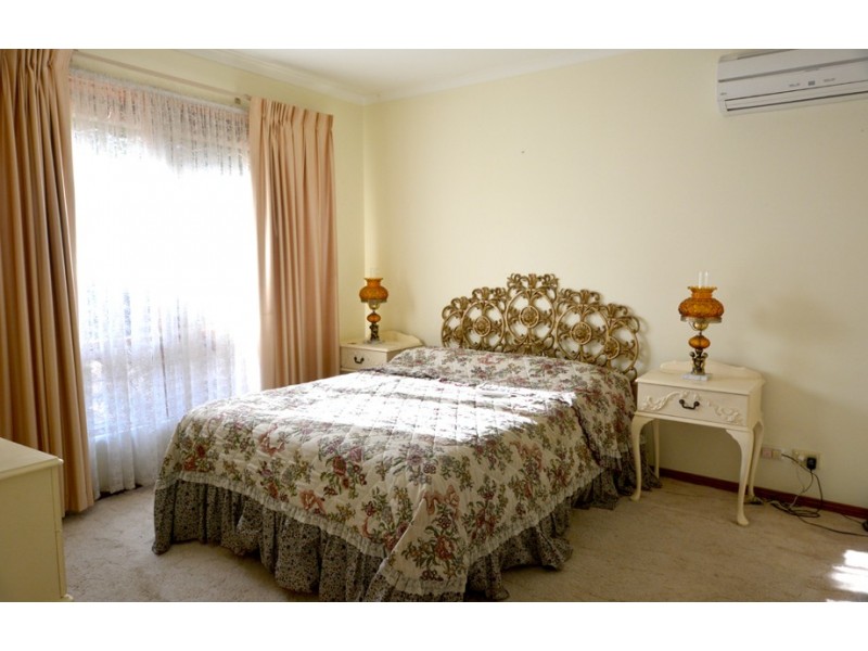 2/7 Rothschild Street, Woodcroft SA 5162