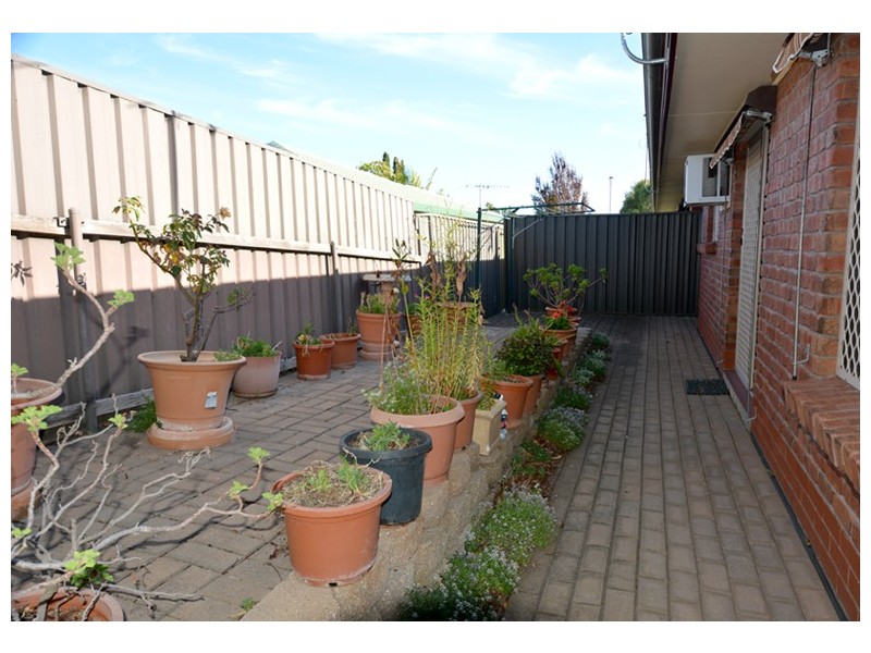 2/7 Rothschild Street, Woodcroft SA 5162