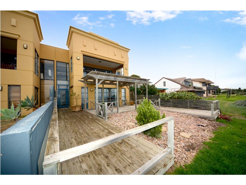 107 Seaview Road, Tennyson SA 5022