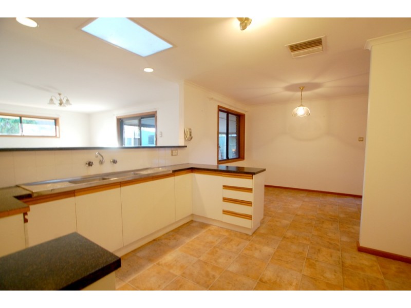 27 Tracy Way, Morphett Vale SA 5162