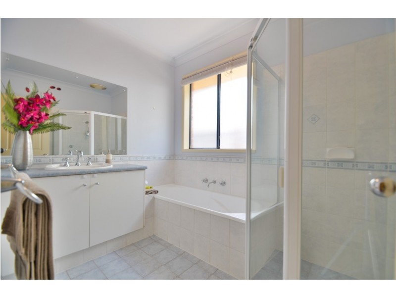 108a Oakridge Road, Aberfoyle Park SA 5159