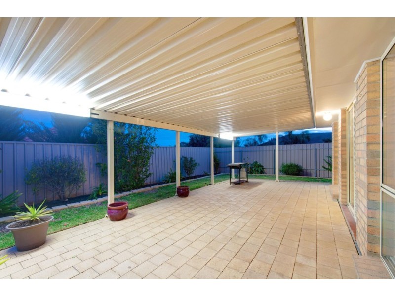 11 Verdant Parade, Woodcroft SA 5162