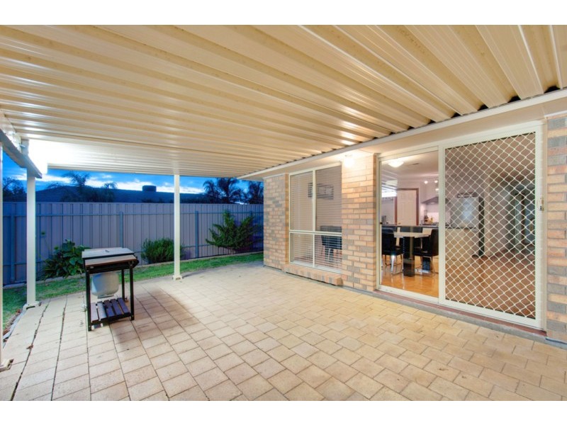 11 Verdant Parade, Woodcroft SA 5162