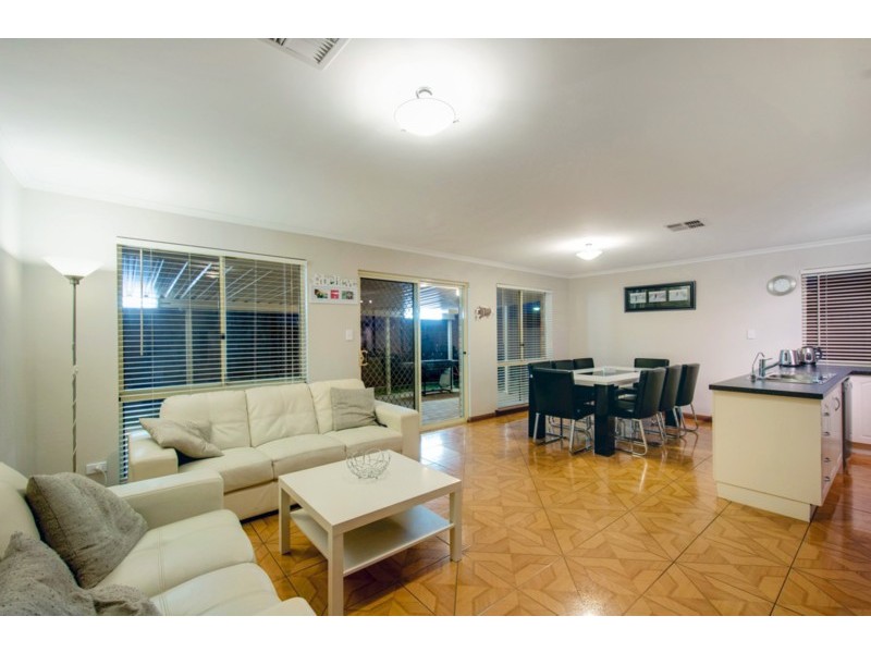 11 Verdant Parade, Woodcroft SA 5162