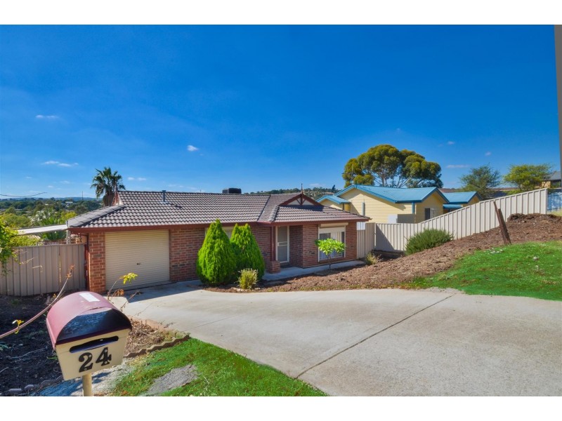 24 Featherstone Drive, Huntfield Heights SA 5163