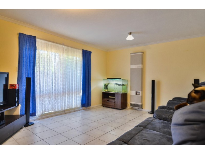 24 Featherstone Drive, Huntfield Heights SA 5163