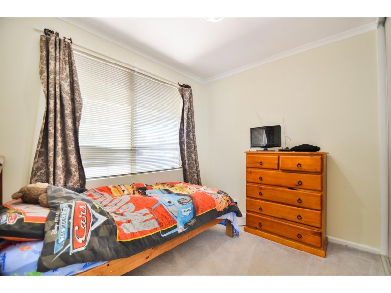 24 Featherstone Drive, Huntfield Heights SA 5163