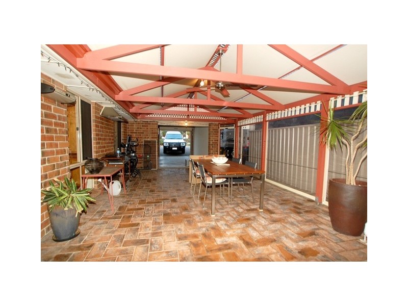 12 Dorrien Avenue, Woodcroft SA 5162