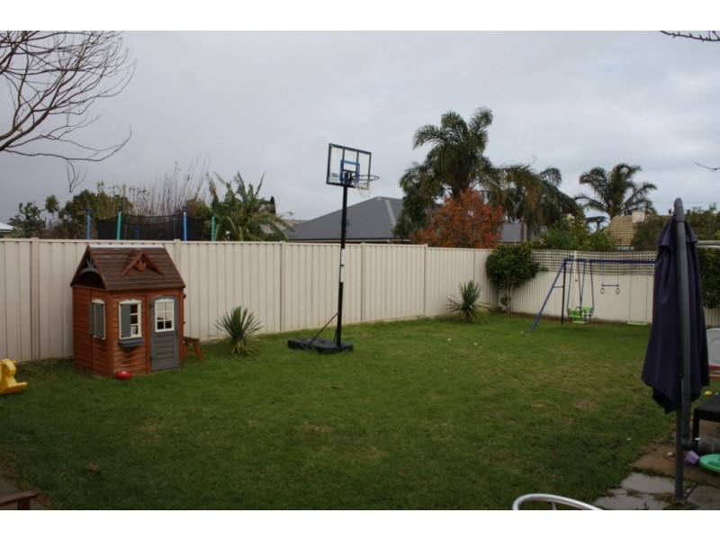 18 Wingfield Street, Clovelly Park SA 5042