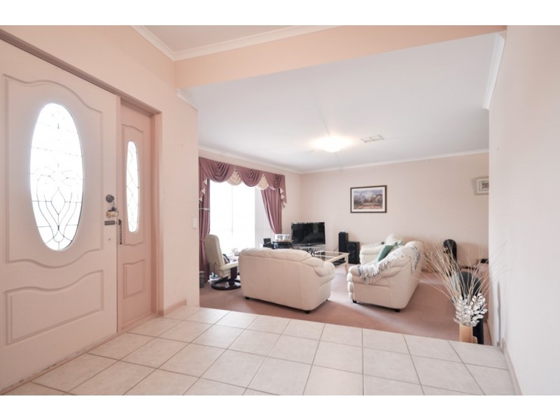 35 Quailo Ave, Hallett Cove SA 5158