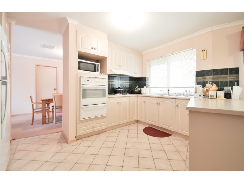 35 Quailo Ave, Hallett Cove SA 5158