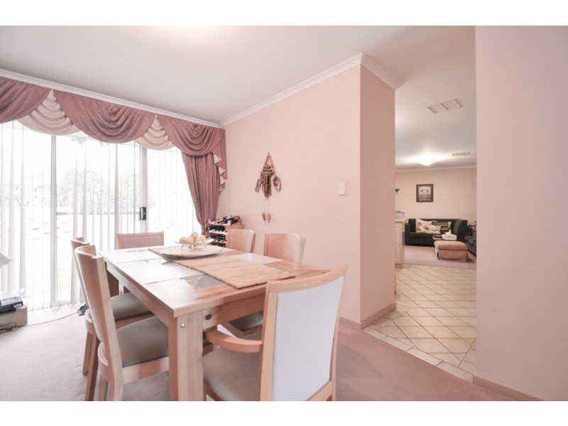 35 Quailo Ave, Hallett Cove SA 5158