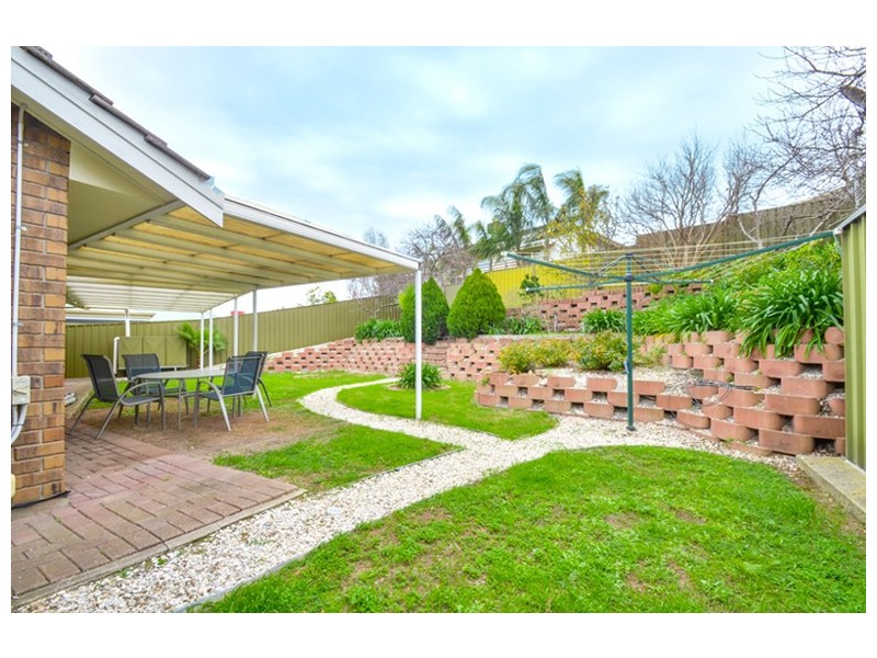 35 Quailo Ave, Hallett Cove SA 5158
