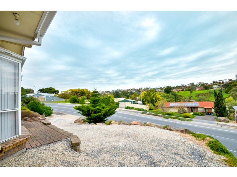 35 Quailo Ave, Hallett Cove SA 5158