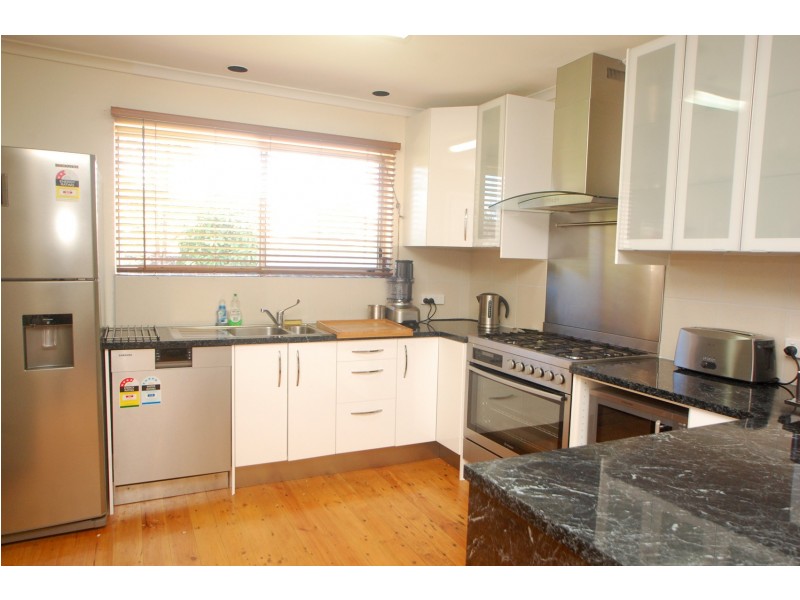 17 Radcliffe Grove, Christie Downs SA 5164