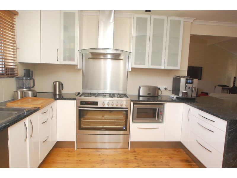 17 Radcliffe Grove, Christie Downs SA 5164