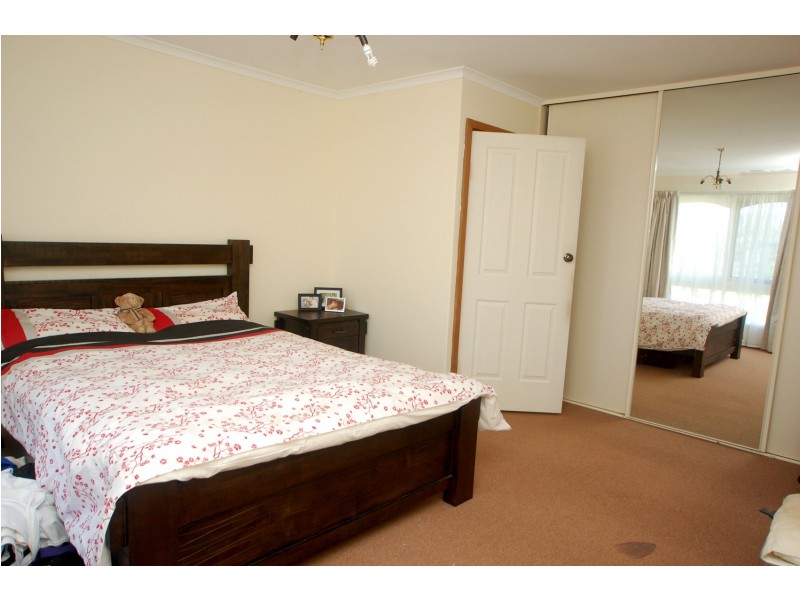 17 Radcliffe Grove, Christie Downs SA 5164