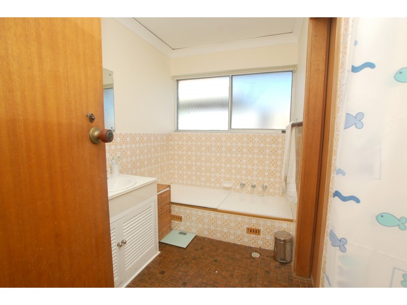 17 Radcliffe Grove, Christie Downs SA 5164