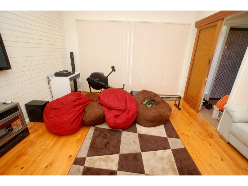 17 Radcliffe Grove, Christie Downs SA 5164