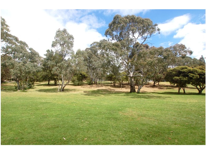 26 Banksia Road, Aberfoyle Park SA 5159