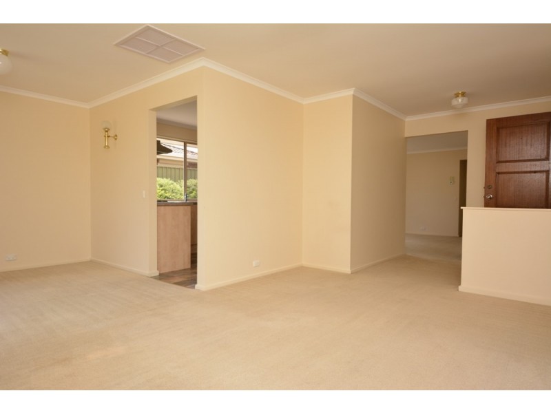 14 Marena Court, Woodcroft SA 5162