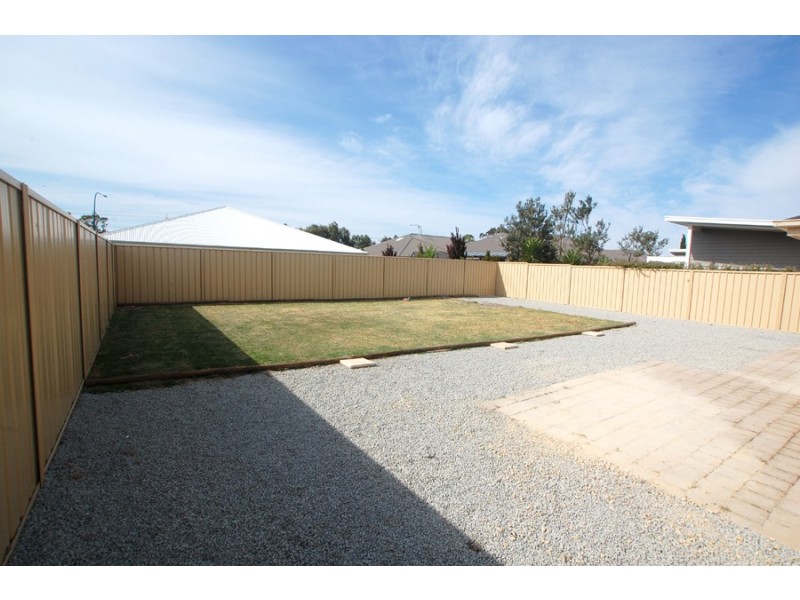 4 Banksia Avenue, Aldinga Beach SA 5173