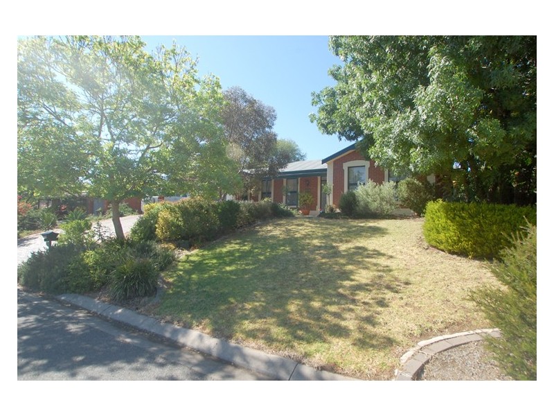 10 Shire Court, Woodcroft SA 5162