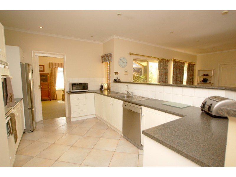 10 Shire Court, Woodcroft SA 5162