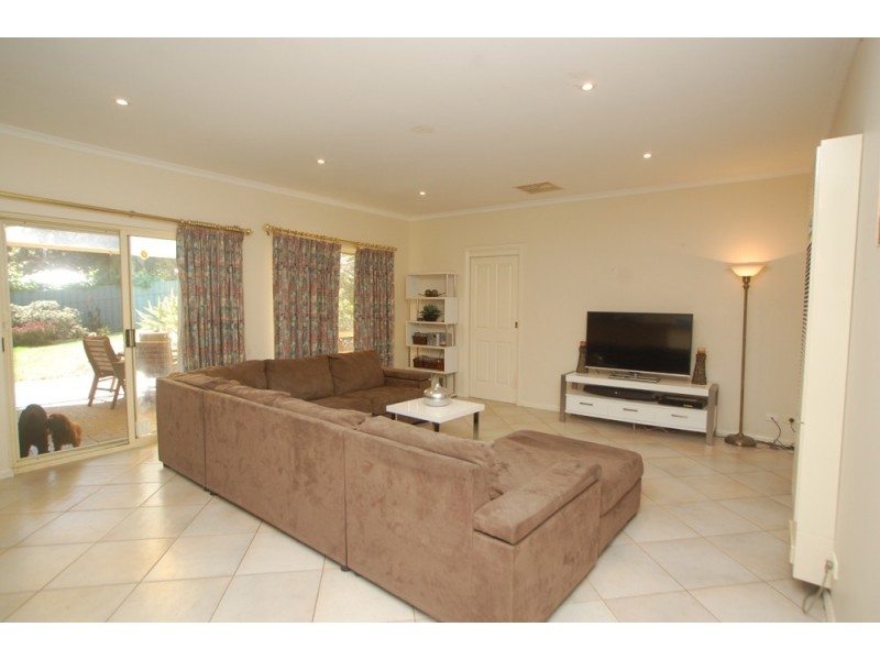 10 Shire Court, Woodcroft SA 5162