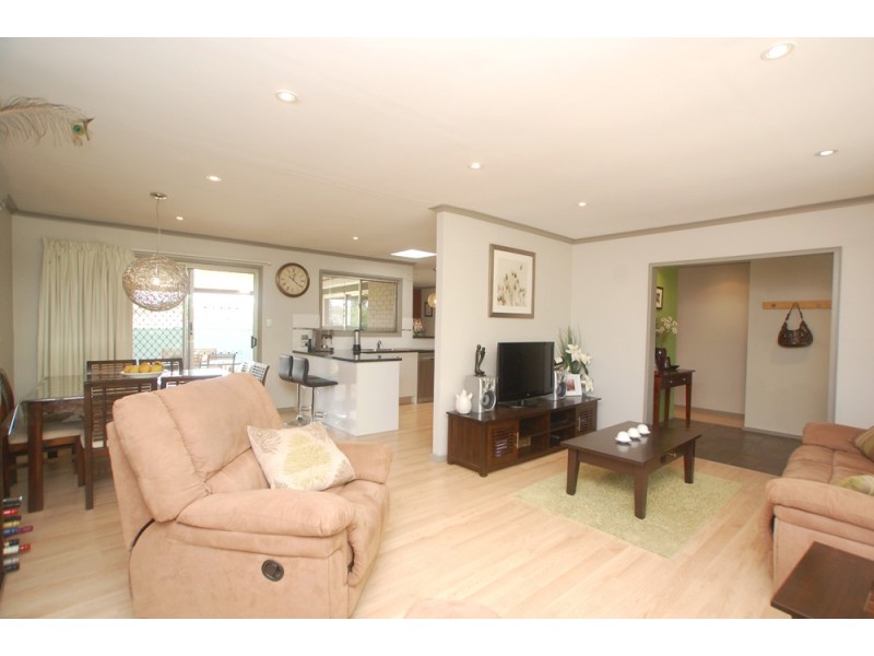 11 Tatiara Road, Happy Valley SA 5159