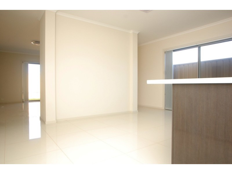 27 Kaurna Avenue, Aldinga Beach SA 5173